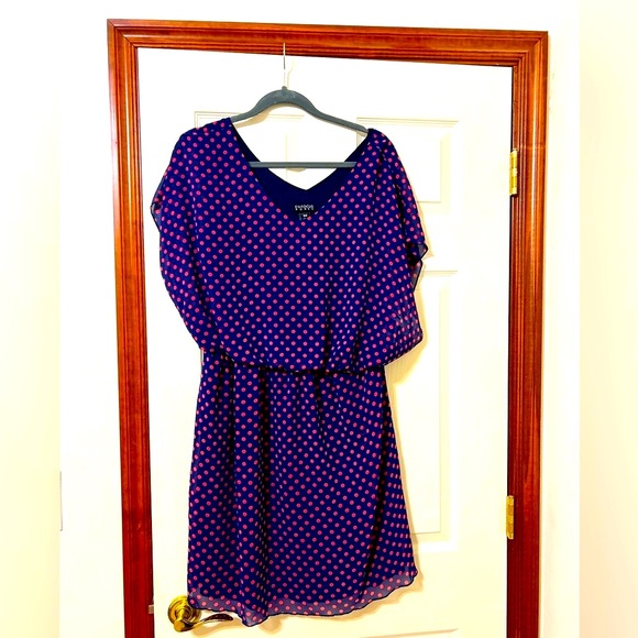 CLEARANCE:   Enfocus Woman Polka Dot Blouse Dresss.     Excellent Condition - Picture 6 of 6